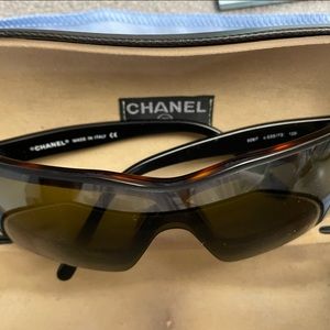 CHANEL Sunglasses